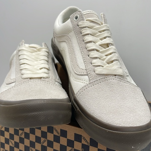 Vans Men’s Bmx Old Skool
Marshmallow/Gum
VN0005UZOVM Sneakers - Picture 6 of 16